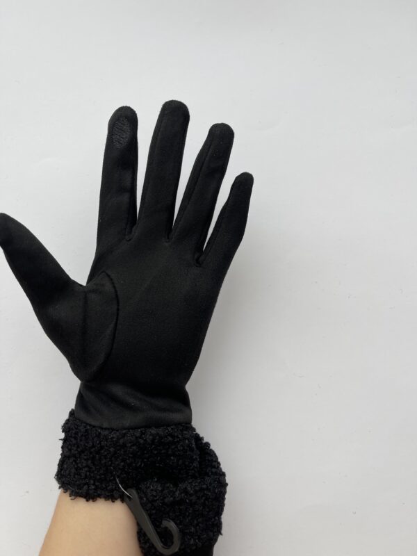 Odos imitacijos pirštinės